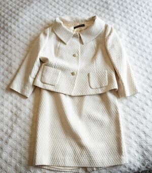 Albert Nipon Suit (Cropped Jacket & Sheath Skirt) Ivory Cotton Blend Size 4